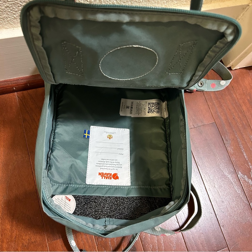FJALLRAVEN Kanken Backpack Mini Frost Green-Confetti Pattern seat pad excellent - Picture 7 of 9